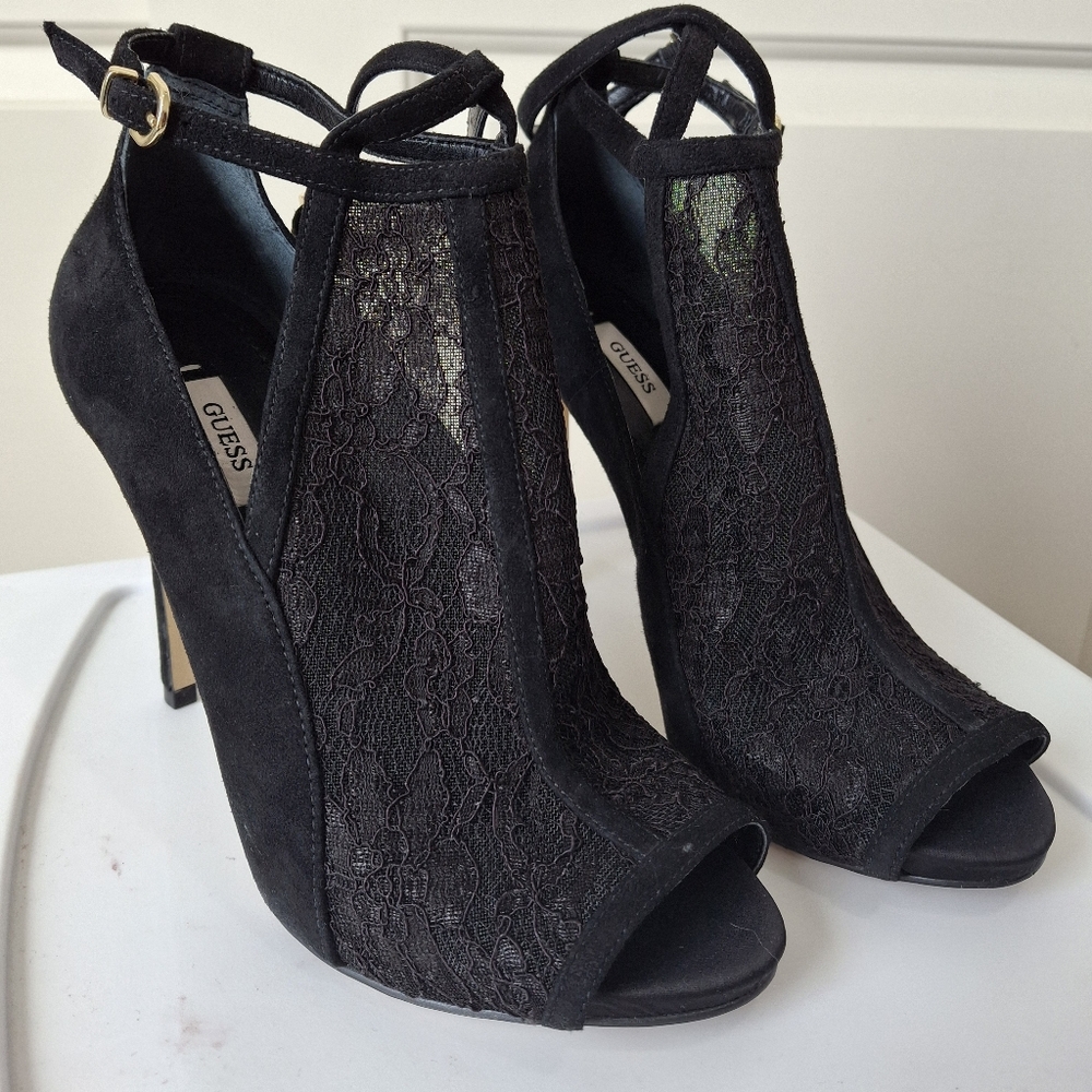 GUESS Black Lace Peep-Toe Stiletto Ankle-Strap Heels Size 7, Good Condition.